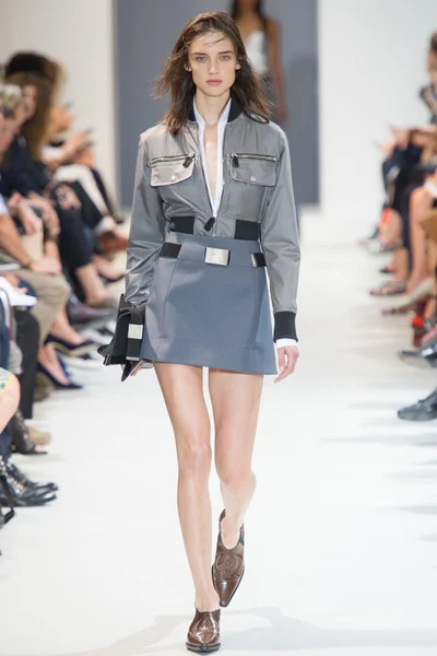 Look 25